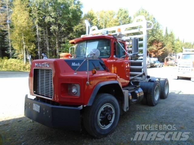 Mack RB 688 S وحدات الجر