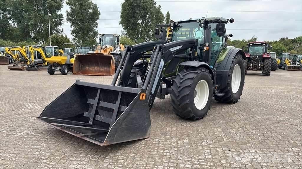 Valtra N175 الجرارات