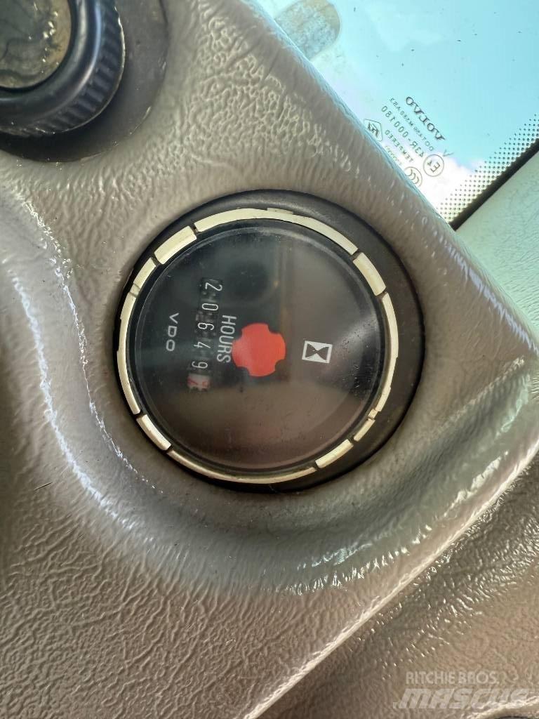 Volvo L 90 G لوادر بعجل