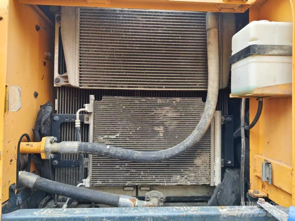 Hyundai R 225LC-9T حفارات زحافة
