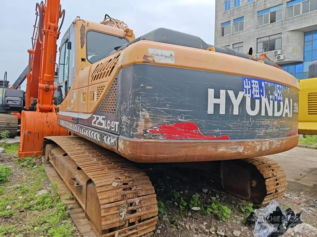 Hyundai R 225LC-9T حفارات زحافة