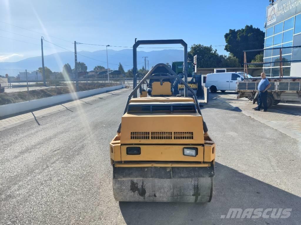 Bomag BW 120 مداحل ثنائية الاسطوانة
