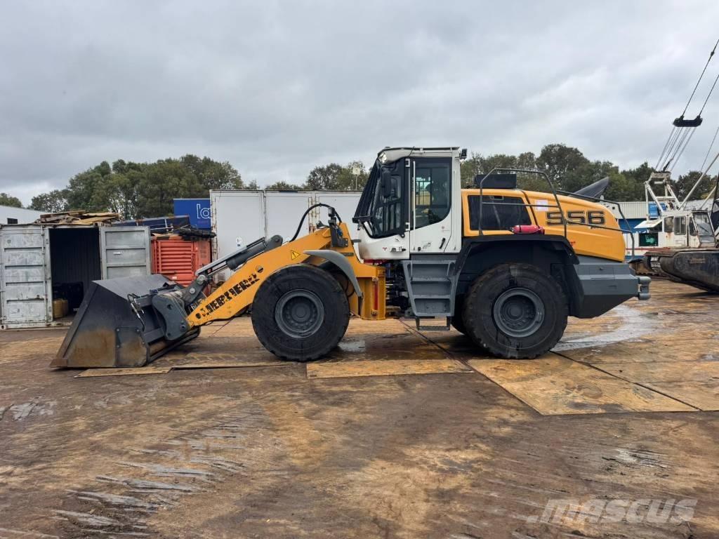 Liebherr 556 لوادر بعجل