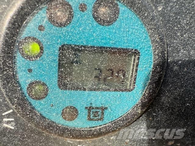Haulotte Compact 12 رافعات مقصية الشكل