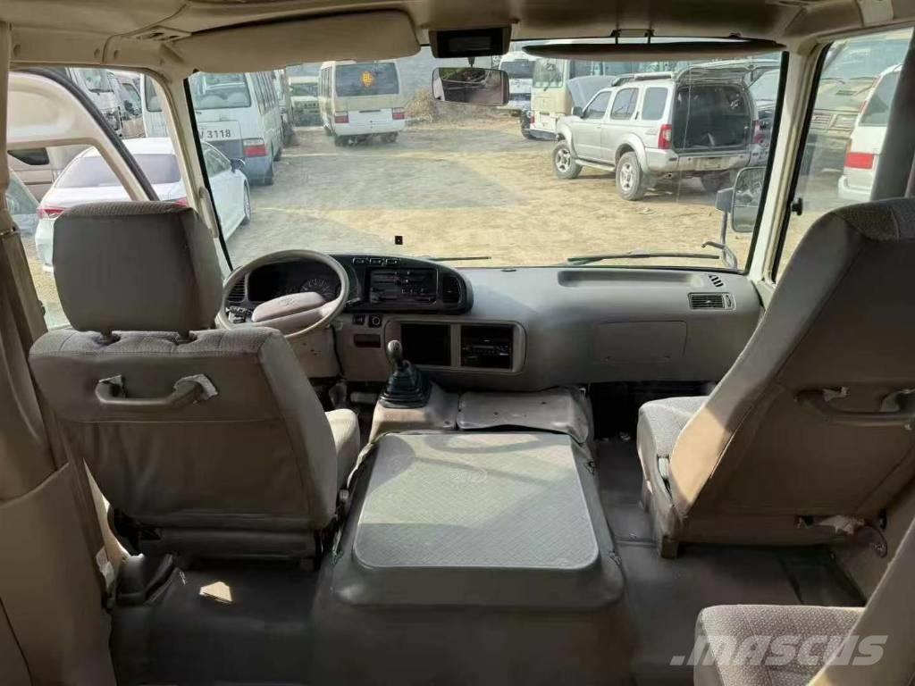 Toyota Coaster Bus حافلة صغيرة