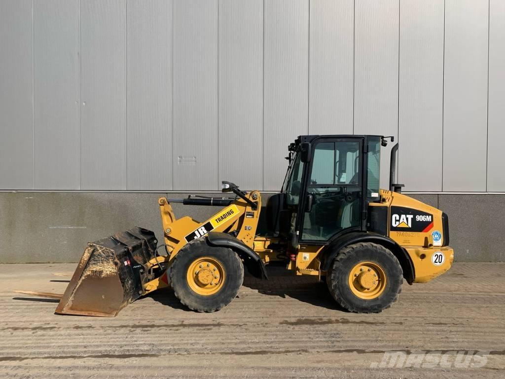 CAT 906 لوادر بعجل