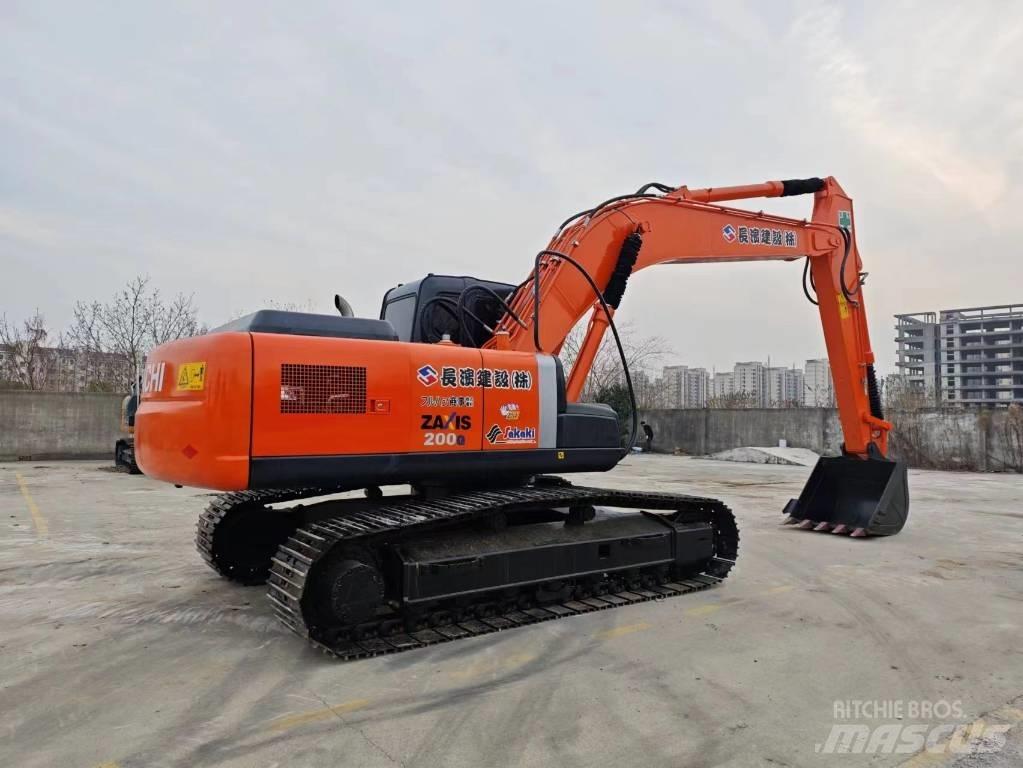 Hitachi ZX 200-6 حفارات زحافة