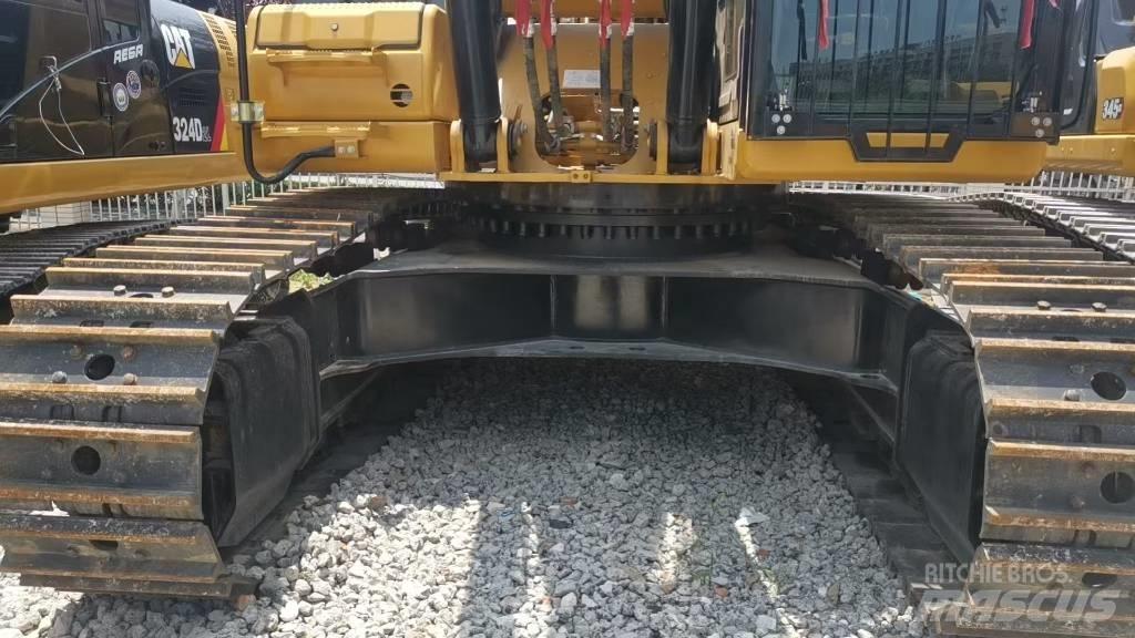 CAT 336 حفارات زحافة