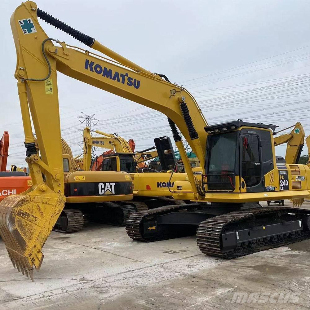 Komatsu PC 240 حفارات زحافة