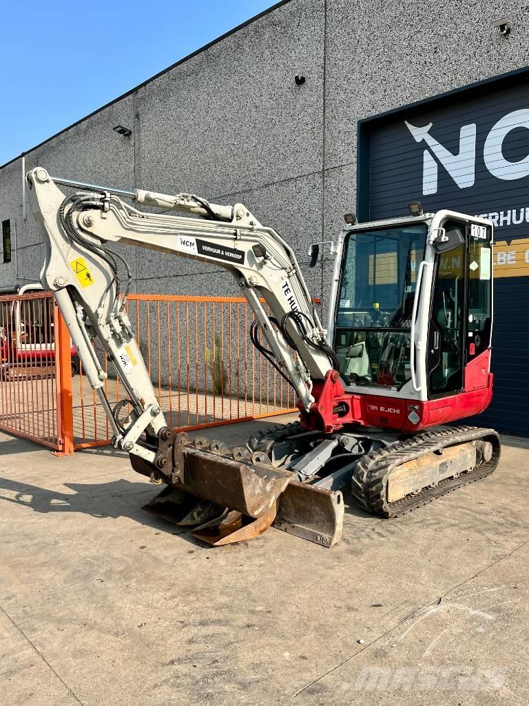 Takeuchi TB 235 حفارات صغيرة أقل من 7 طن (حفارات صغيرة)