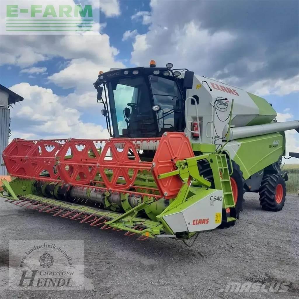 CLAAS tucano 440 حصادات