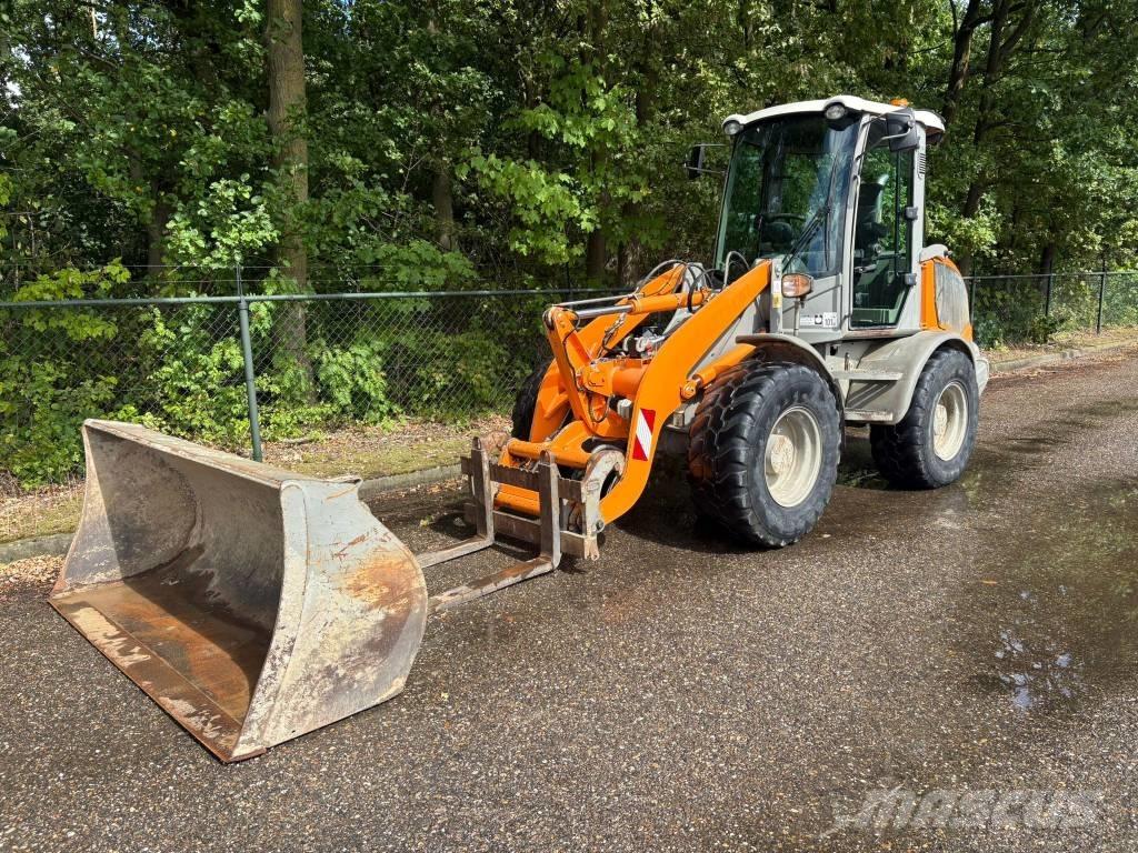 Atlas AR 65 لوادر بعجل