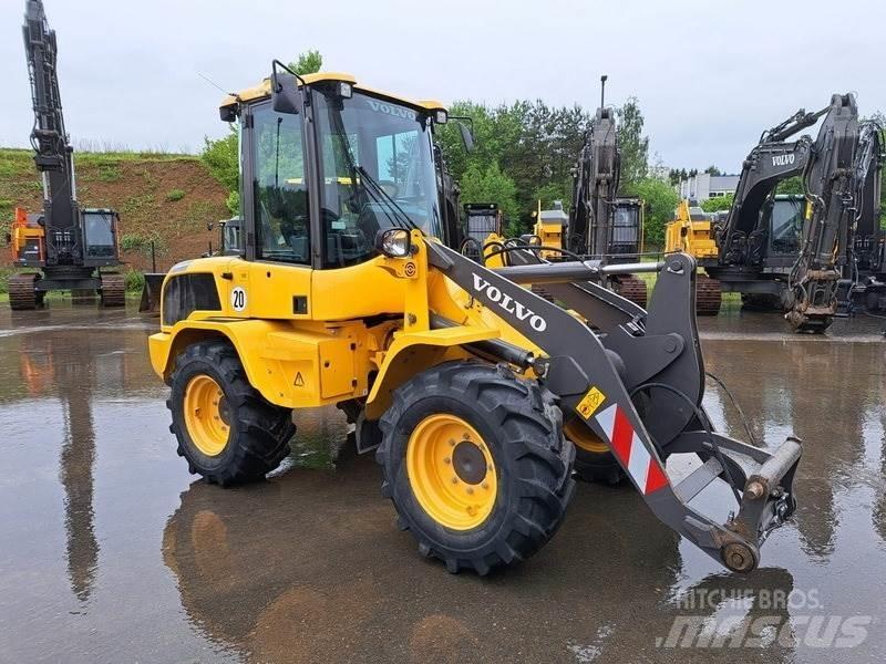Volvo L 35 G لوادر بعجل