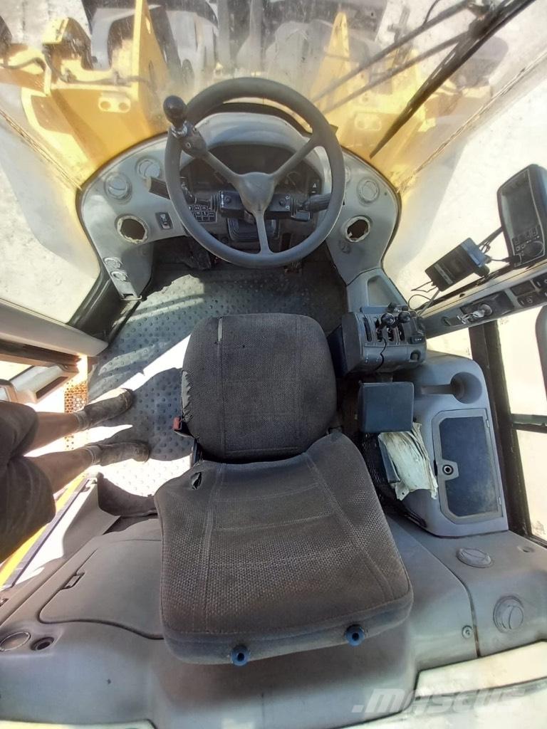 Volvo L 120 F لوادر بعجل