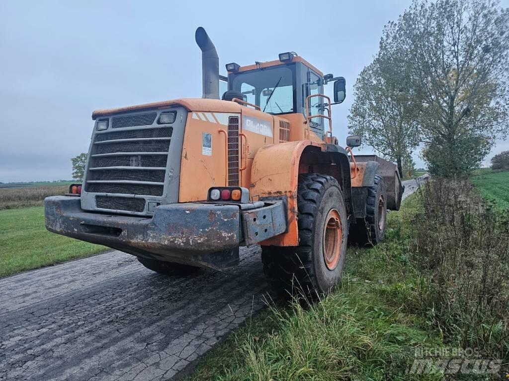 Doosan DL 400 2007r. لوادر ذات جرافات عكسية