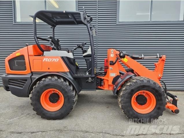 Kubota R 070 لوادر بعجل