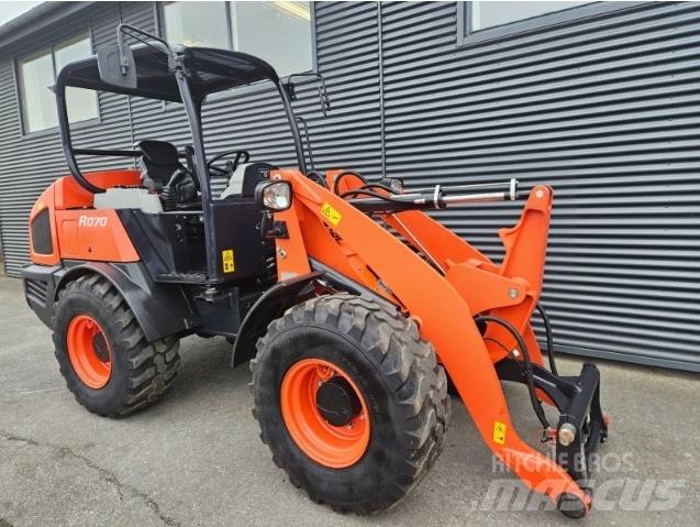 Kubota R 070 لوادر بعجل