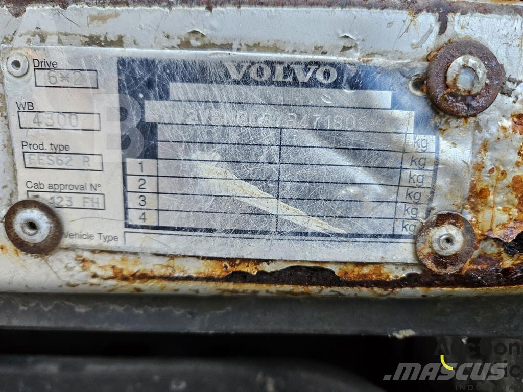 Volvo FE320 شاحنات خرسانة