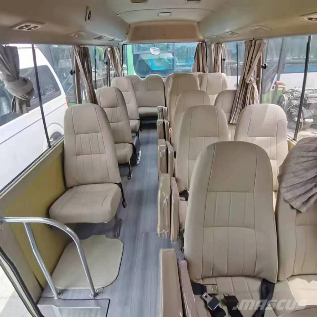 Toyota Coaster Bus حافلة صغيرة