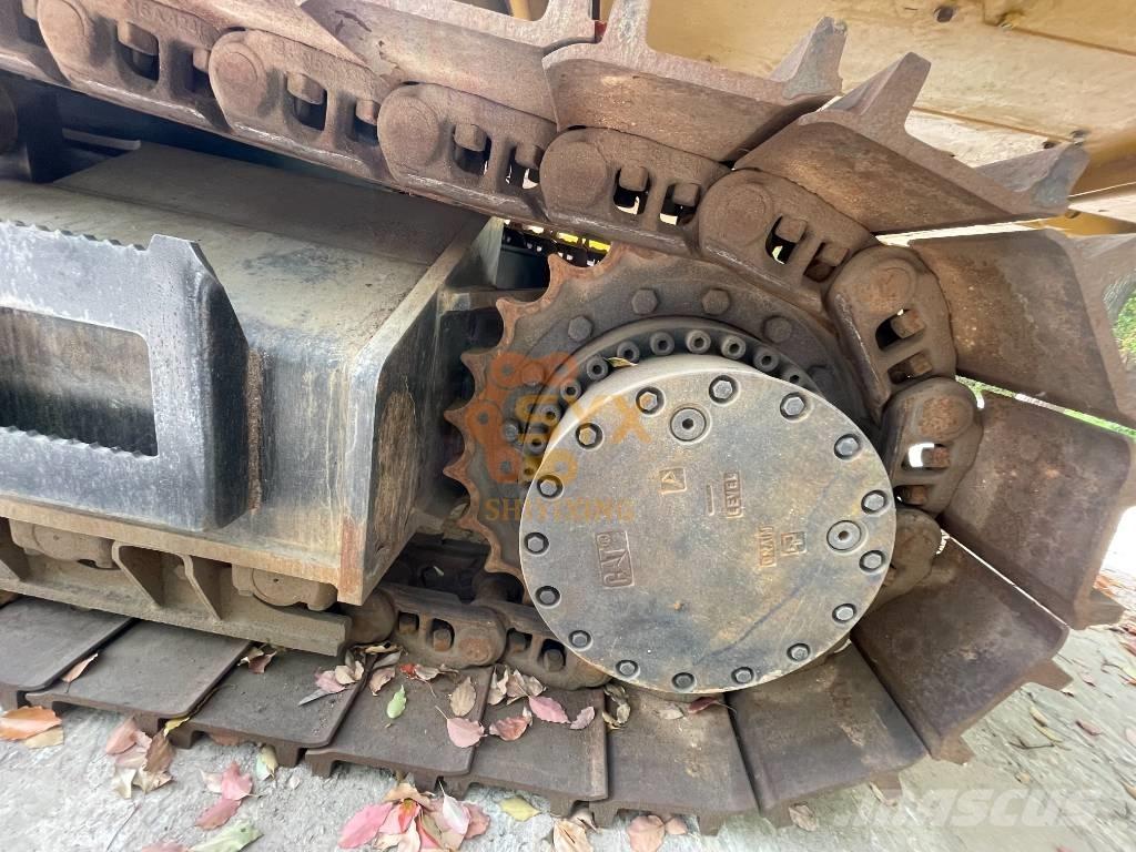 CAT 336 D2 حفارات زحافة