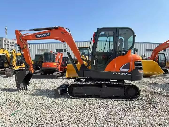 Doosan DX 60-9C حفارات زحافة
