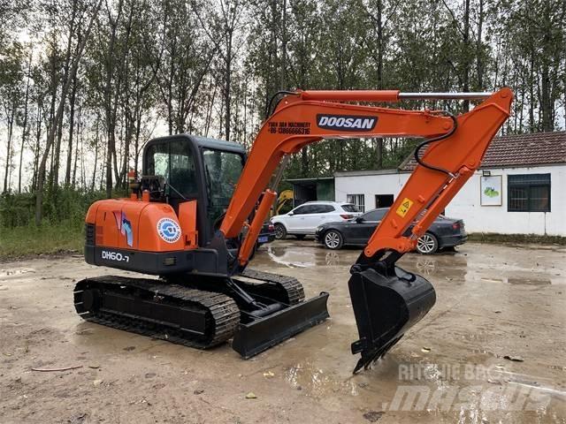 Doosan DH60-7 حفارات صغيرة أقل من 7 طن (حفارات صغيرة)