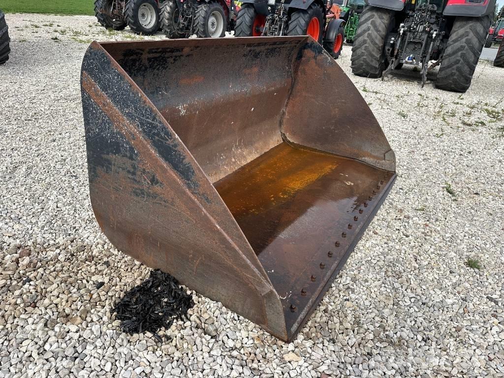  ŁYŻKA MANITOU 2,4 M ملحقات أخرى للحفر والتحميل
