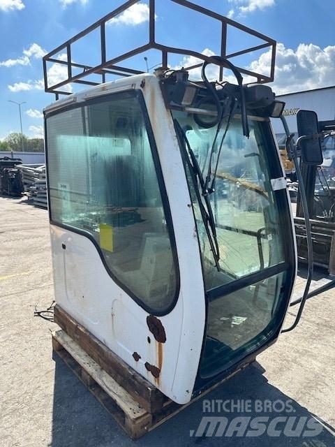 Liebherr R 914 C CAB كابينة والداخلية