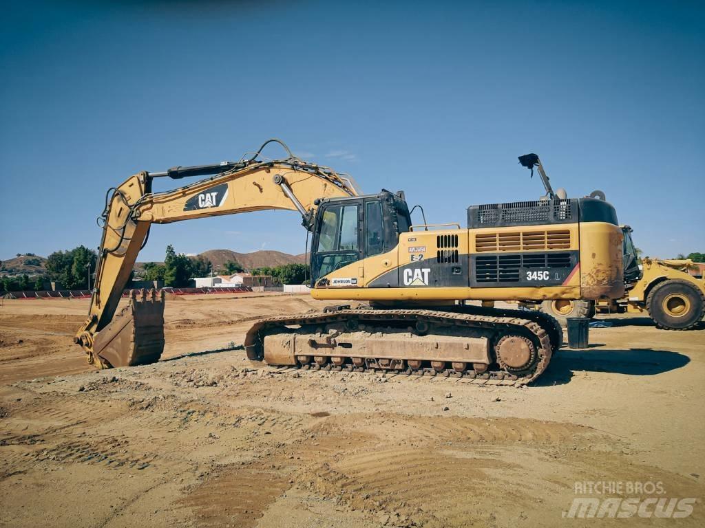 CAT 345 C L حفارات زحافة