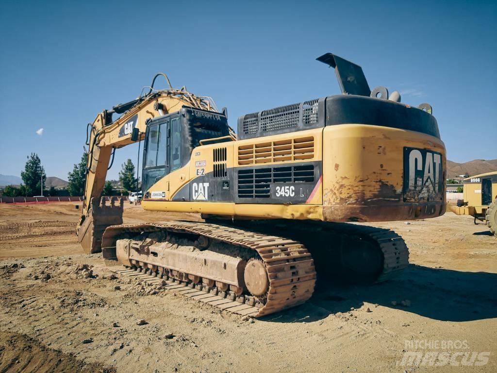 CAT 345 C L حفارات زحافة