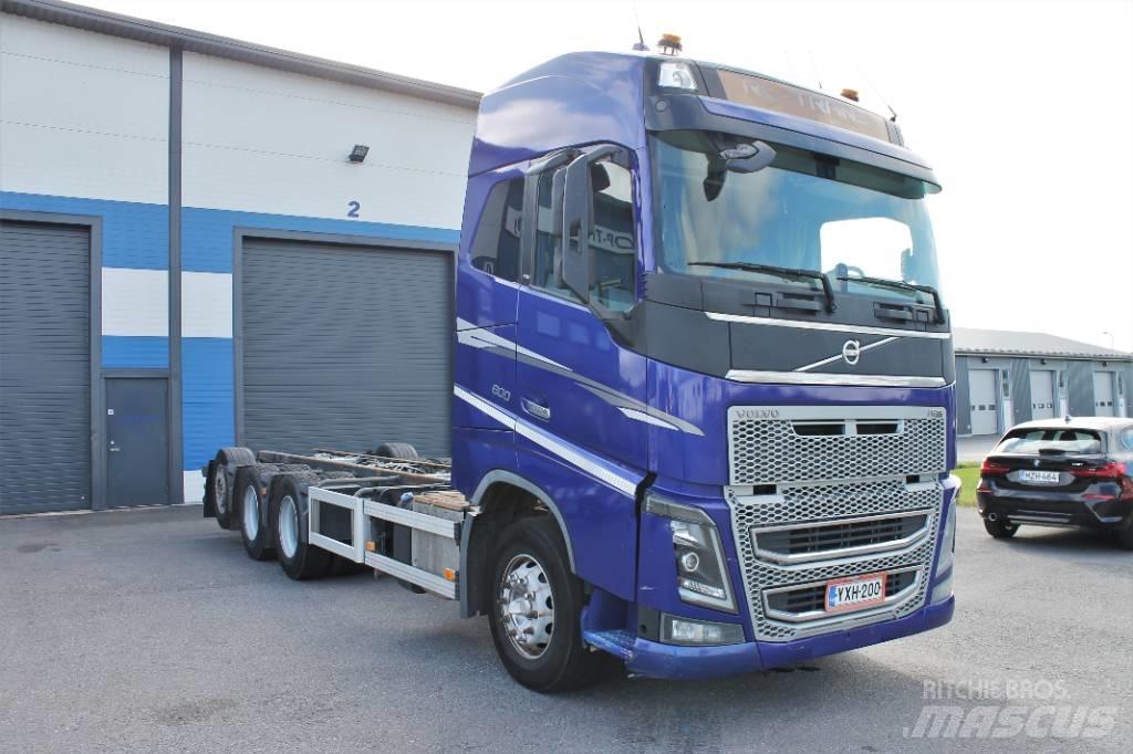 Volvo FH16 600  8x4*4 شاحنات بمقصورة وهيكل
