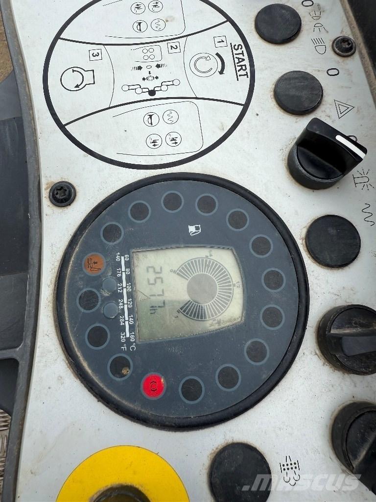 Bomag BW 120 AD-5 مداحل ثنائية الاسطوانة