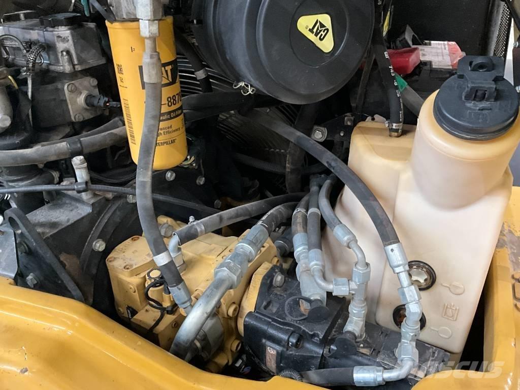 CAT 908 H لوادر بعجل