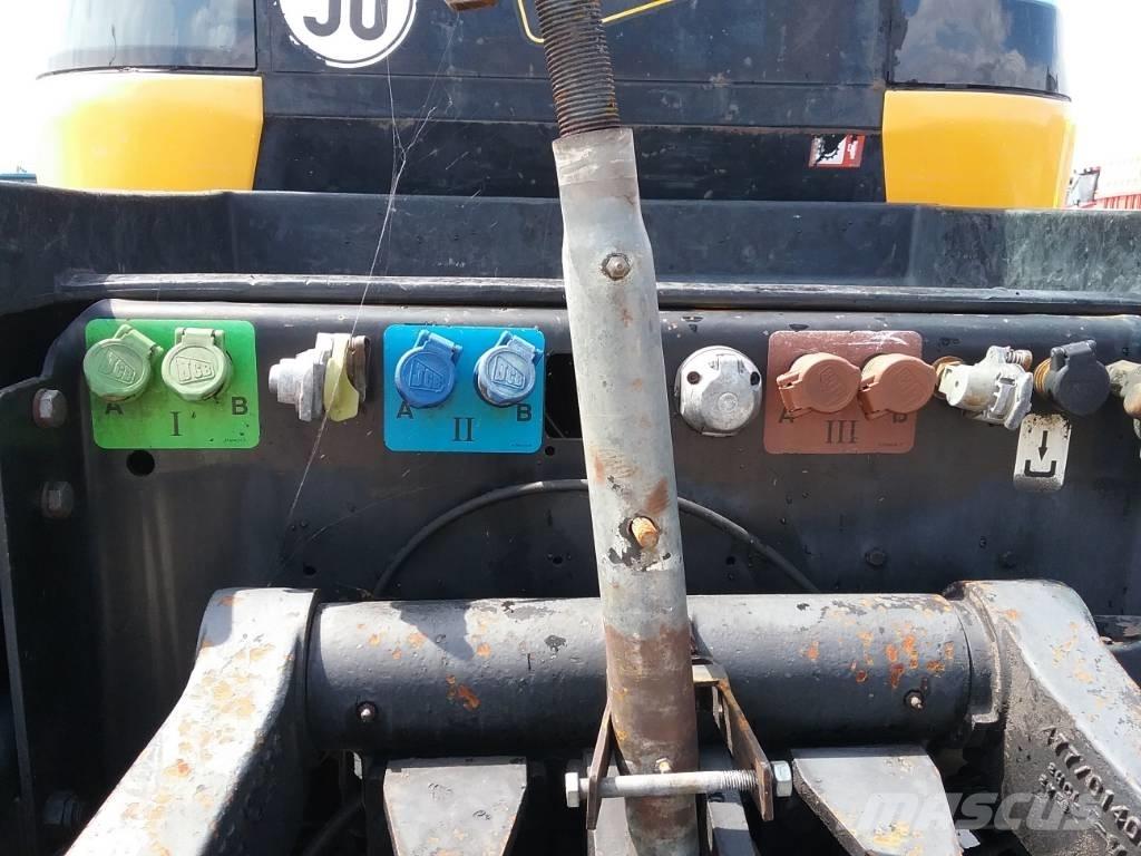 JCB Fastrac 2115 الجرارات