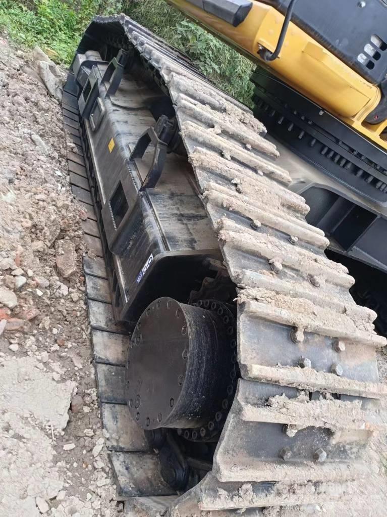 CAT 340 D L حفارات زحافة