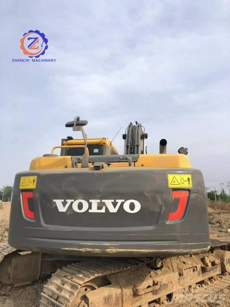 Volvo EC 200 D حفارات زحافة