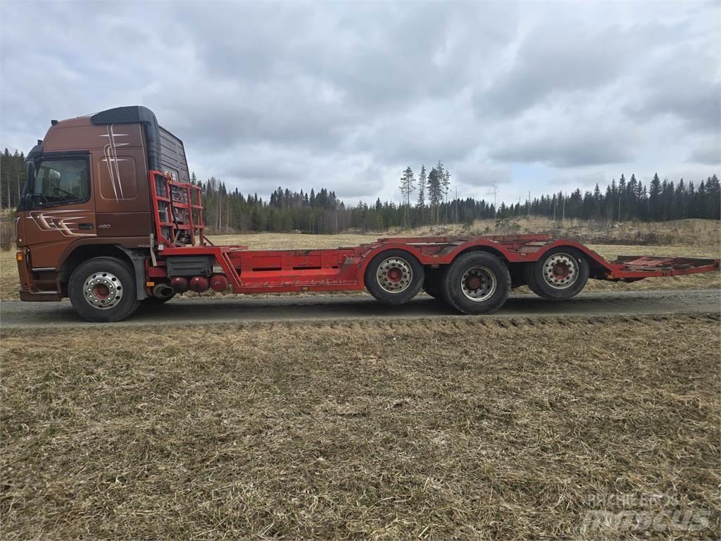 Volvo FM12 8x2 شاحنات نقل آلة الغابات