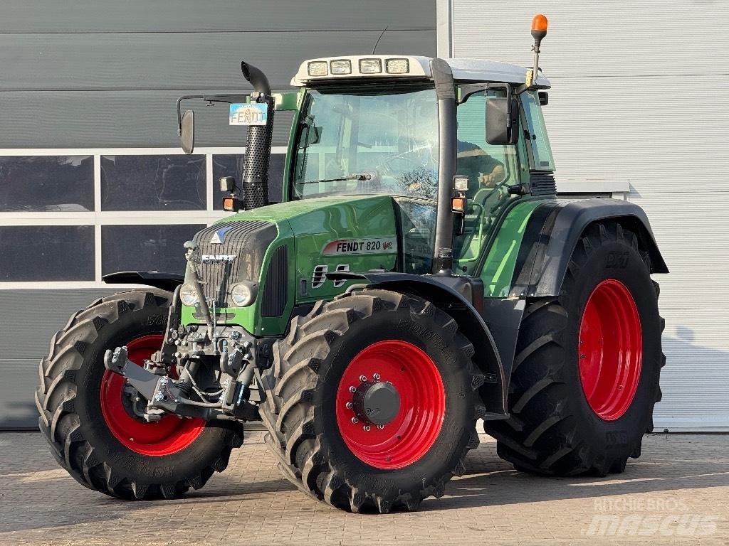 Fendt 820 Vario TMS الجرارات
