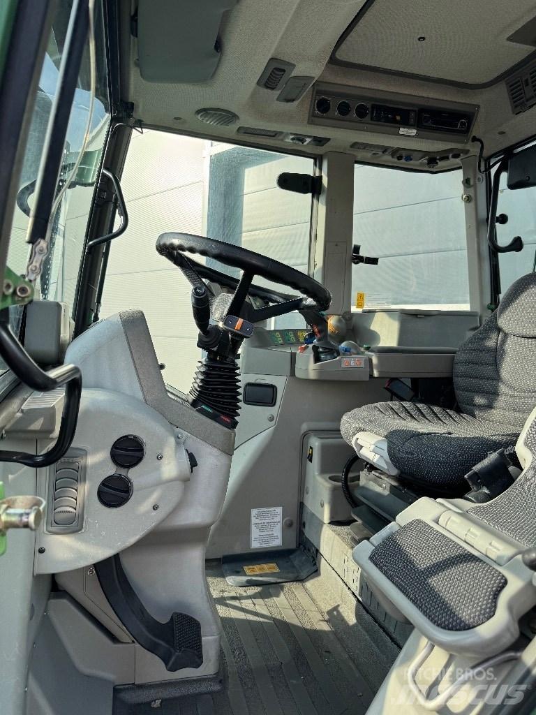 Fendt 820 Vario TMS الجرارات