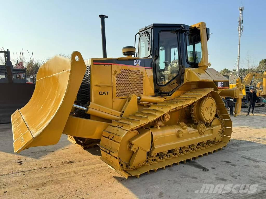 CAT D6R بلدوزرات مجنزرة