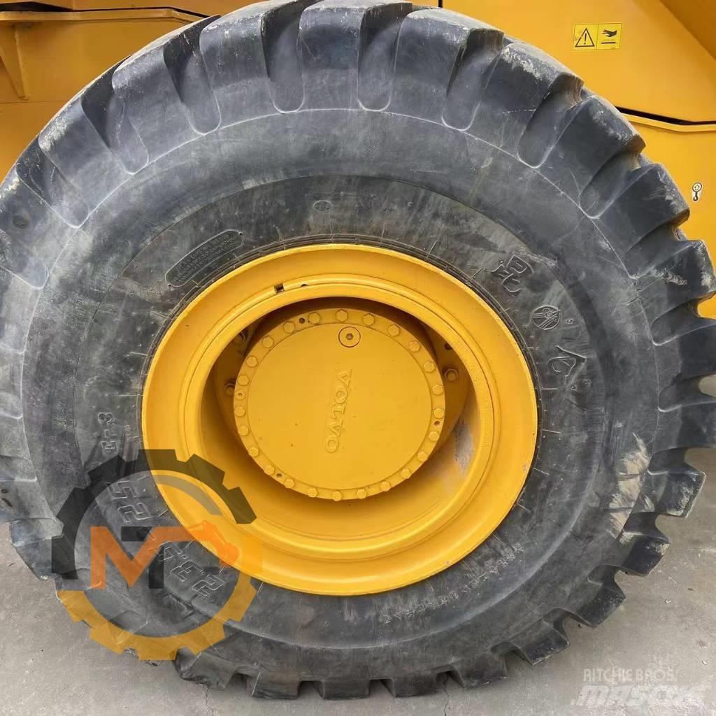 Volvo L 105 لوادر بعجل