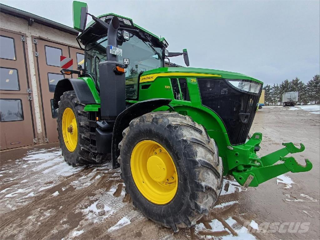 John Deere 7R 330 الجرارات