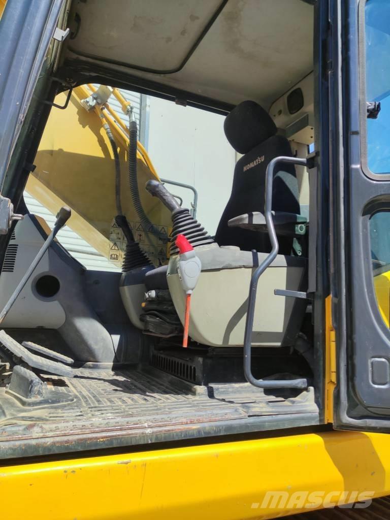 Komatsu PC 210 NLC-8 حفارات زحافة