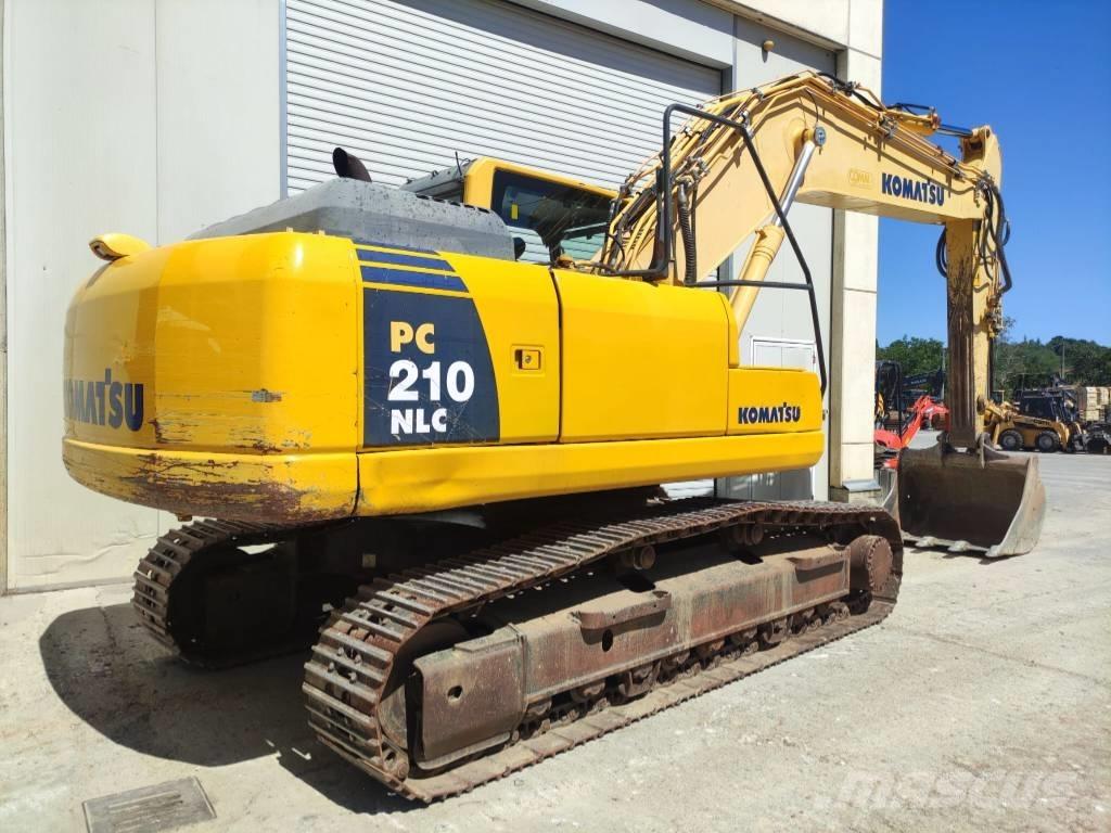 Komatsu PC 210 NLC-8 حفارات زحافة