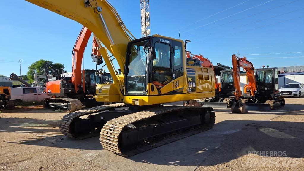Komatsu PC 210 حفارات زحافة