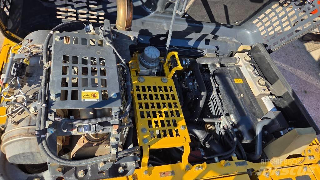 Komatsu PC 210 حفارات زحافة