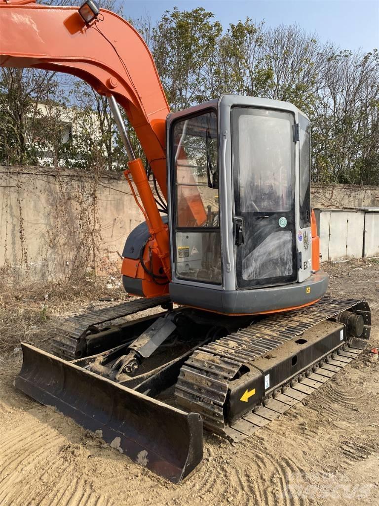 Hitachi EX75 حفارات زحافة