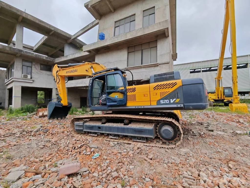 Hyundai Robex 520 VS حفارات زحافة