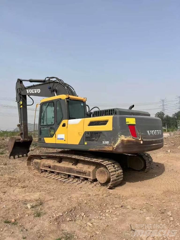 Volvo EC 210 D حفارات زحافة