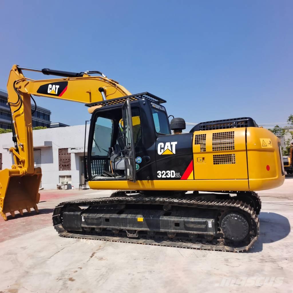CAT 320 D2L حفارات زحافة